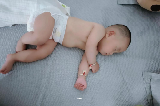 代怀选性别包生男孩三个月宝宝身高体重